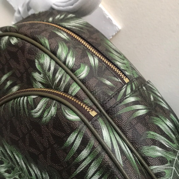 ❌SOLD❌ MICHAEL KORS PALM LEAF PRINT ABBEY MEDIUM - Picture 3 of 8